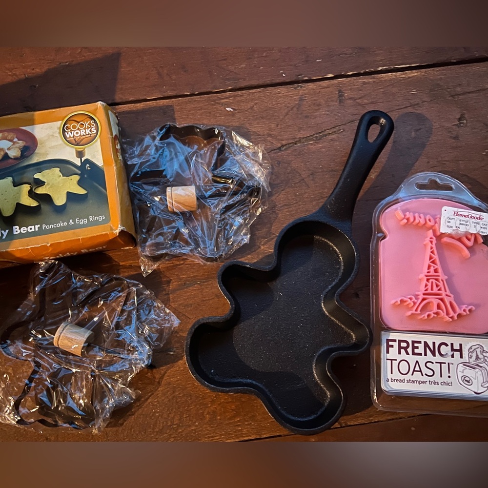 Cast Iron Black Bear Pancake Pan and Pink French Toast Stamp Breakfast Lot